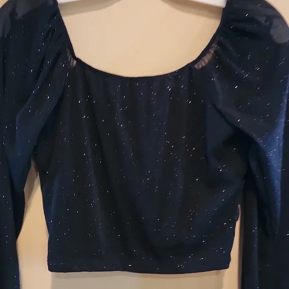 Black crop sparkled top with shear sleeves size small - Picture 7 of 7